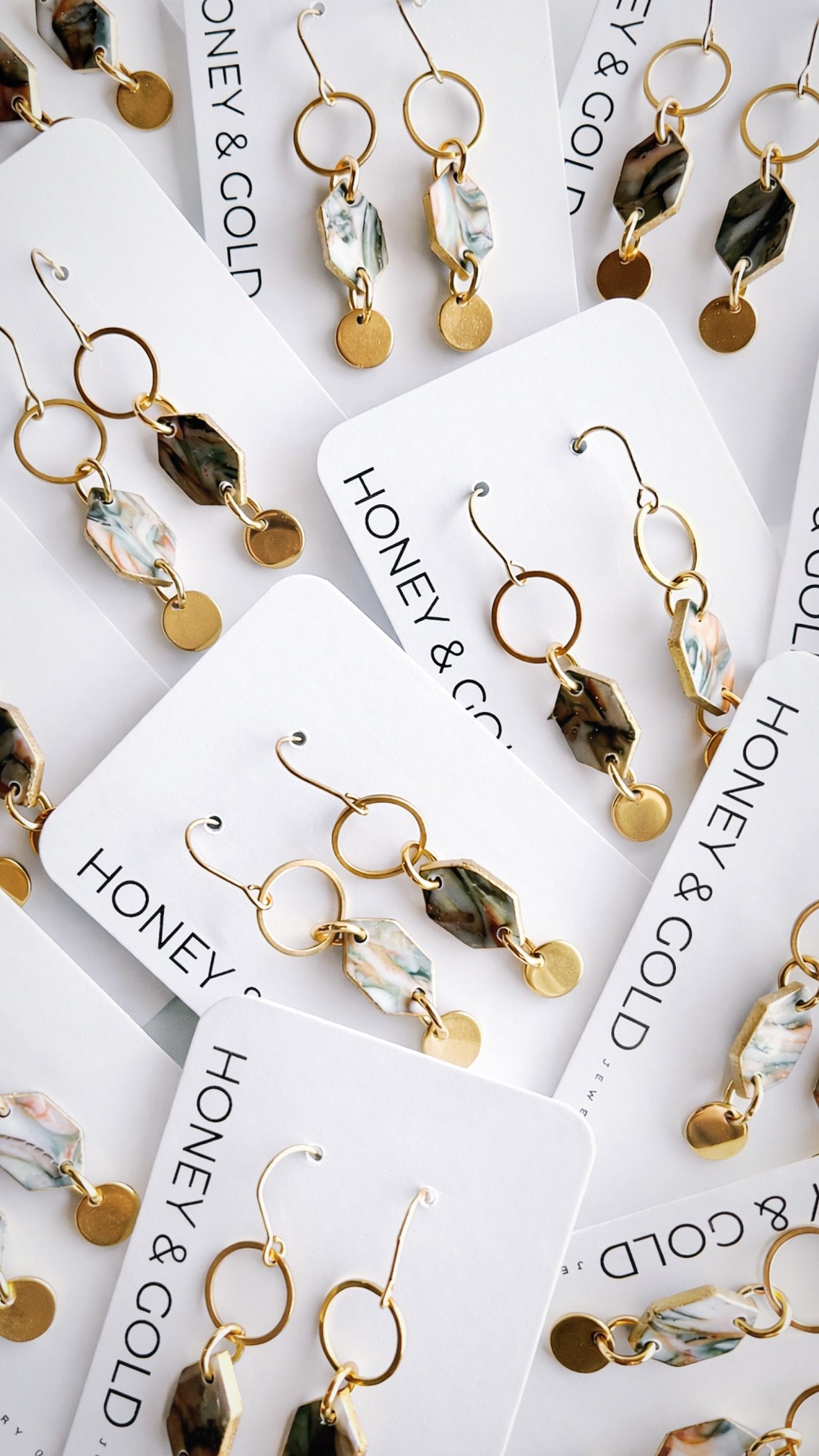 PHAÍDRA - Marbled Hexagon Gold Earrings