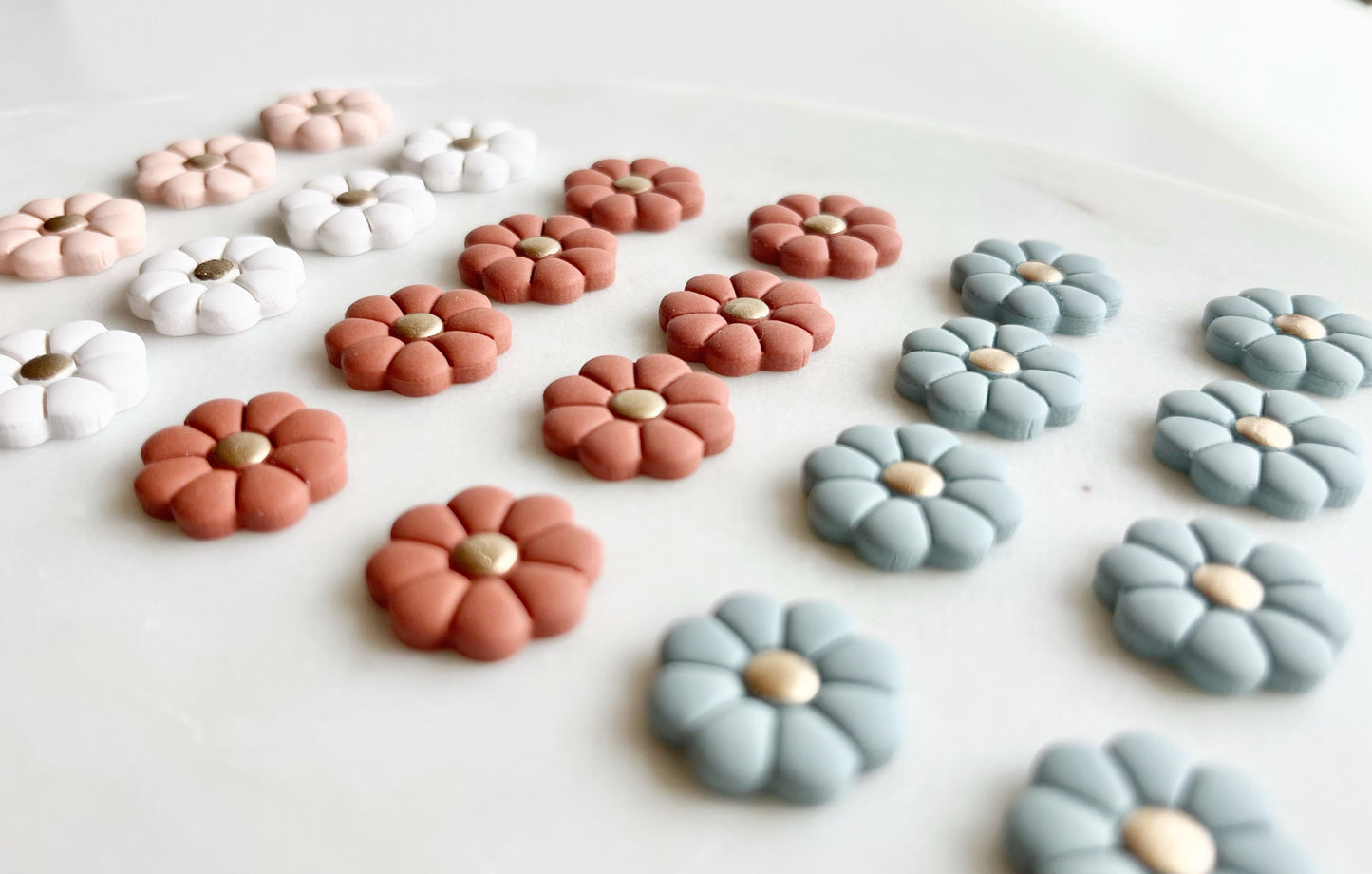 HOOKED ON BLOOMS