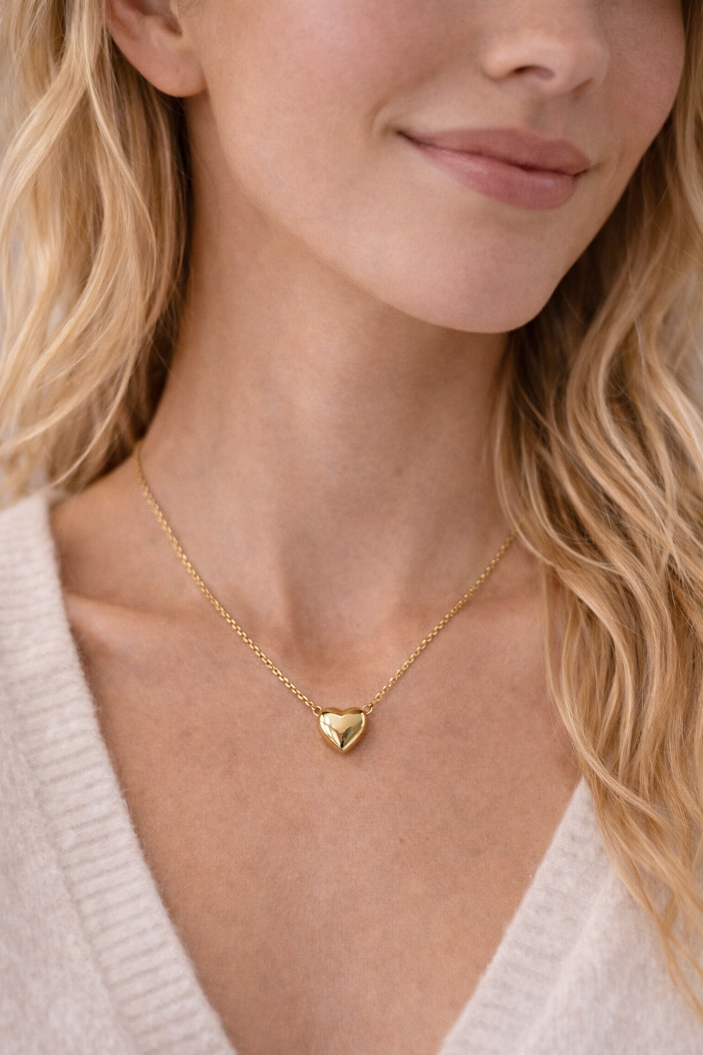 THE VAULT Dainty Necklace With Heart Pendant