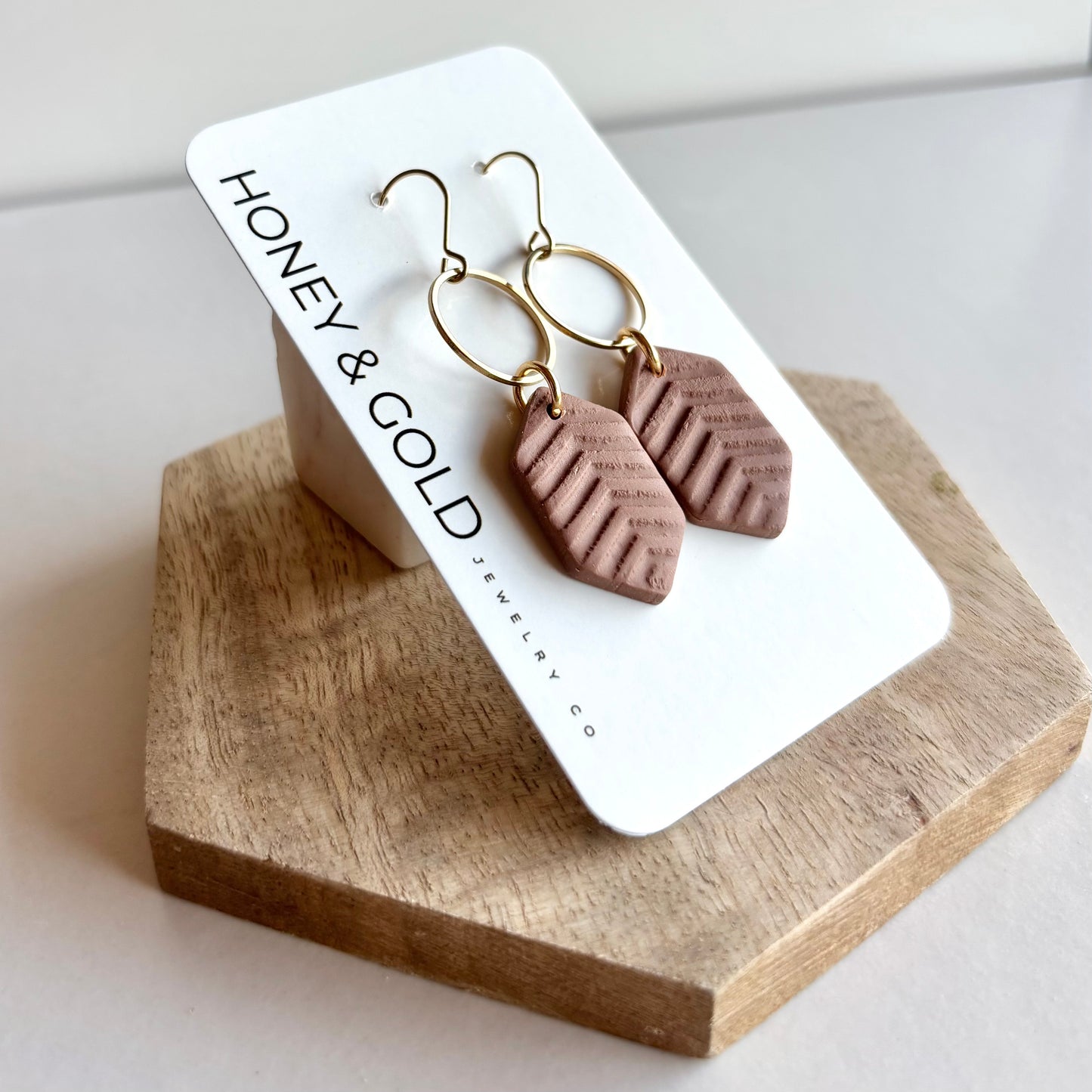 MODERN MUSE - Herringbone gold tone earrings