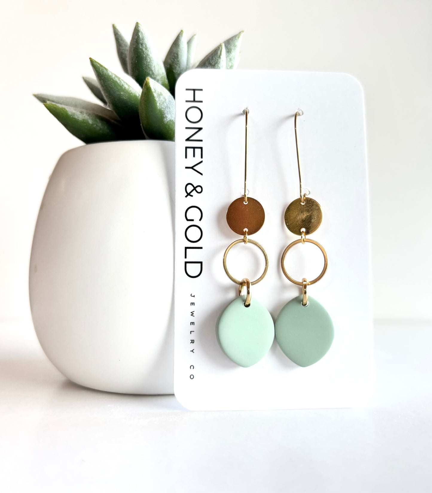 LILOU - Golden Disk / Drop-Style Earring