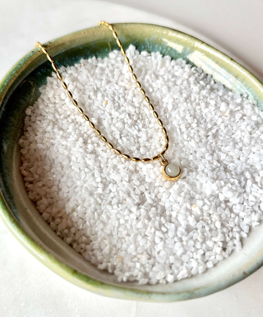 CAMILLE - Gold Oval Link Necklace with Pendant