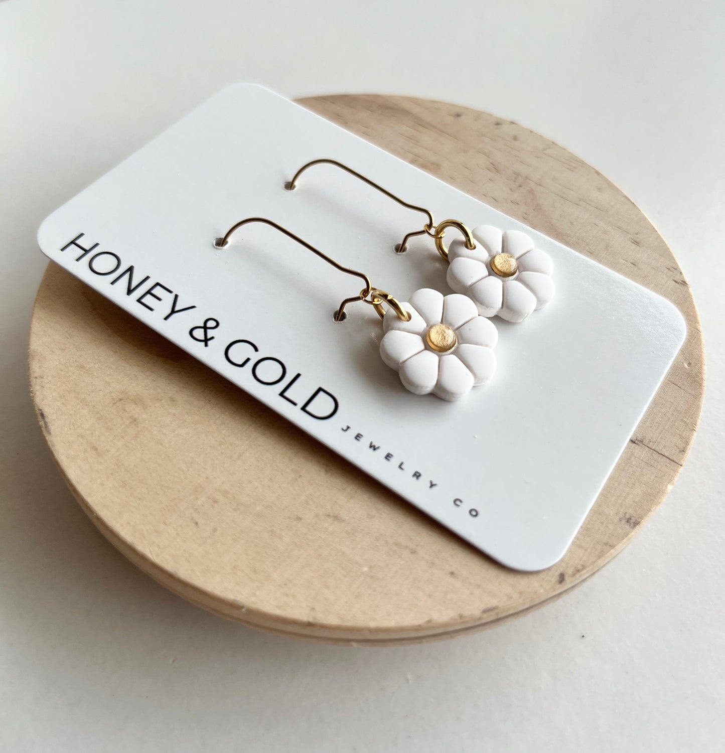 HOOKED ON BLOOMS