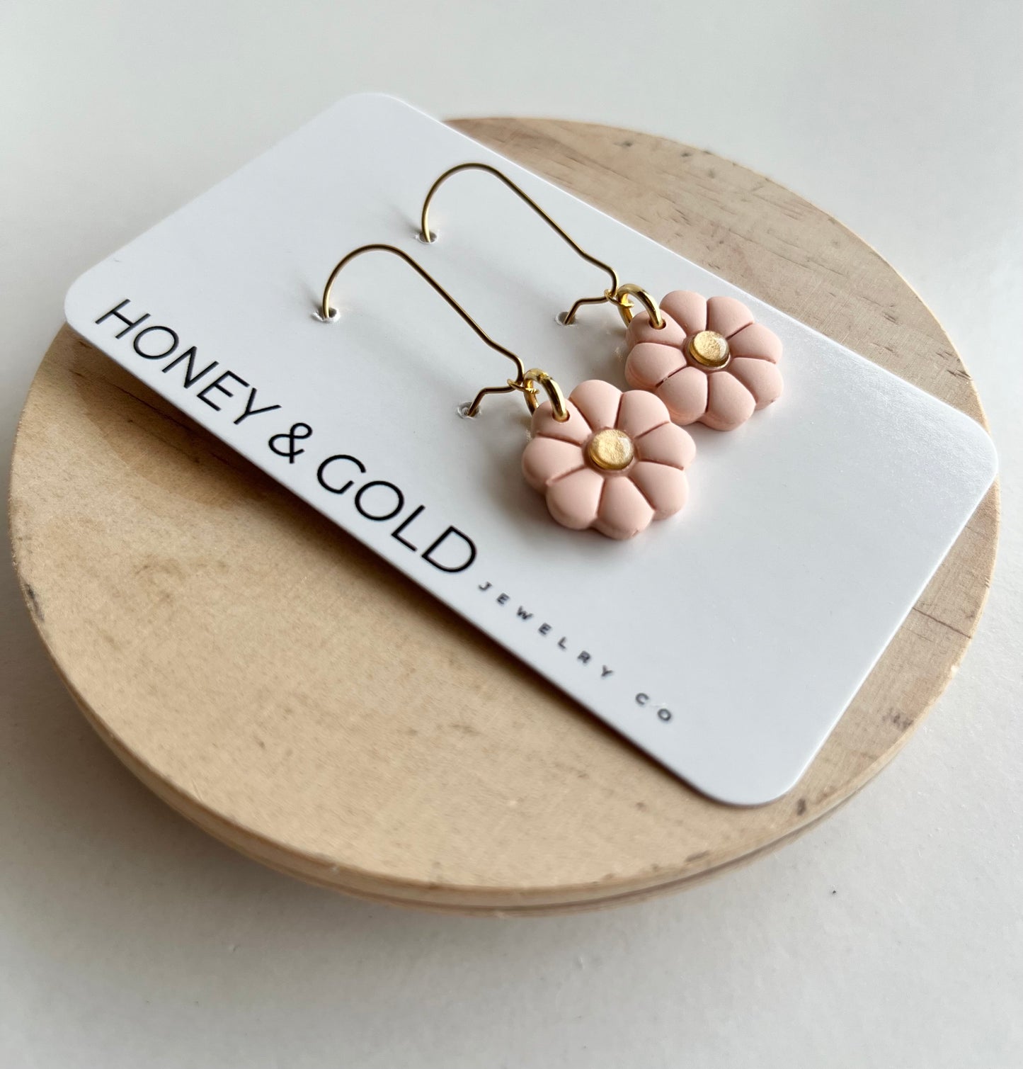 HOOKED ON BLOOMS