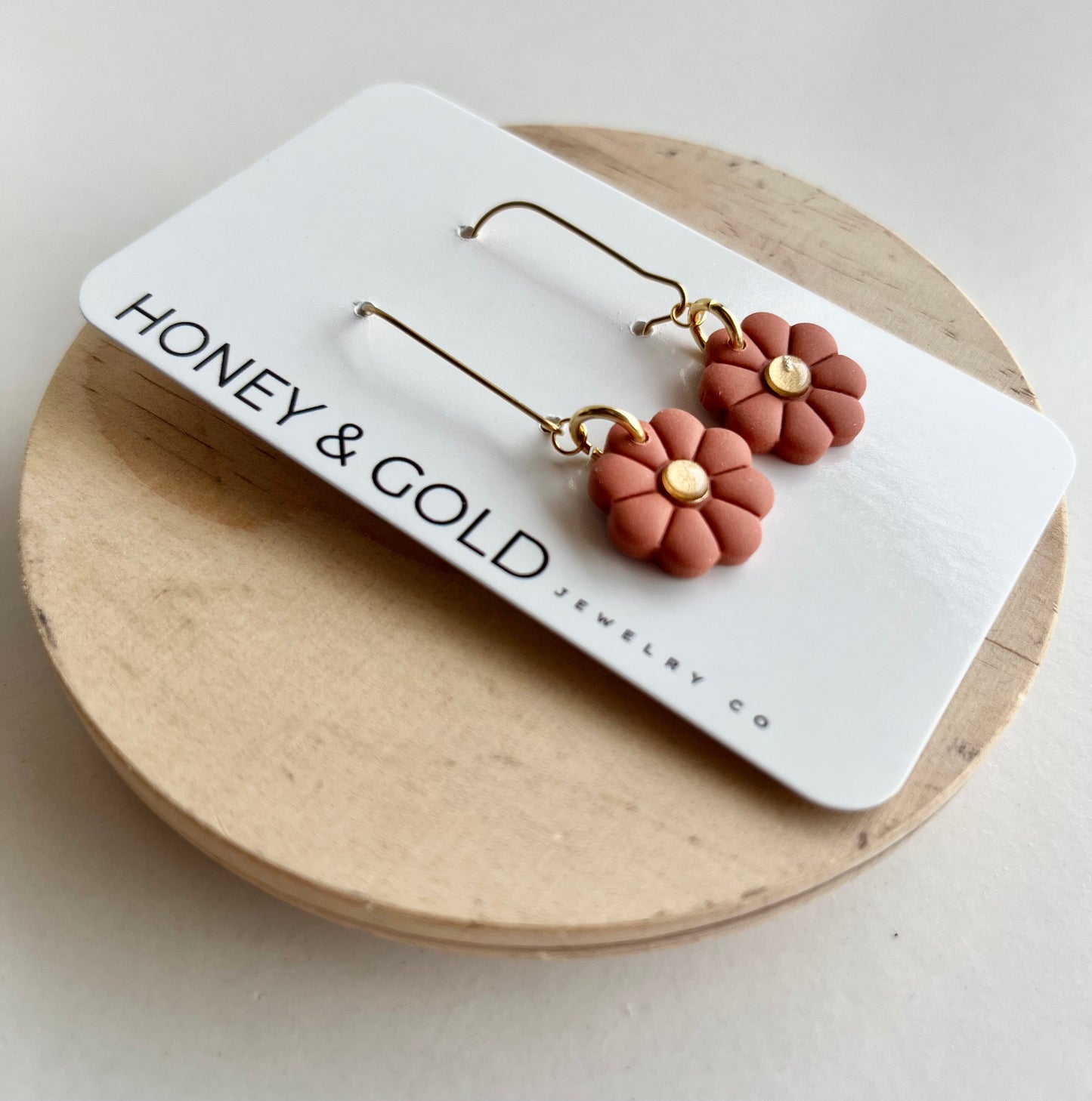 HOOKED ON BLOOMS