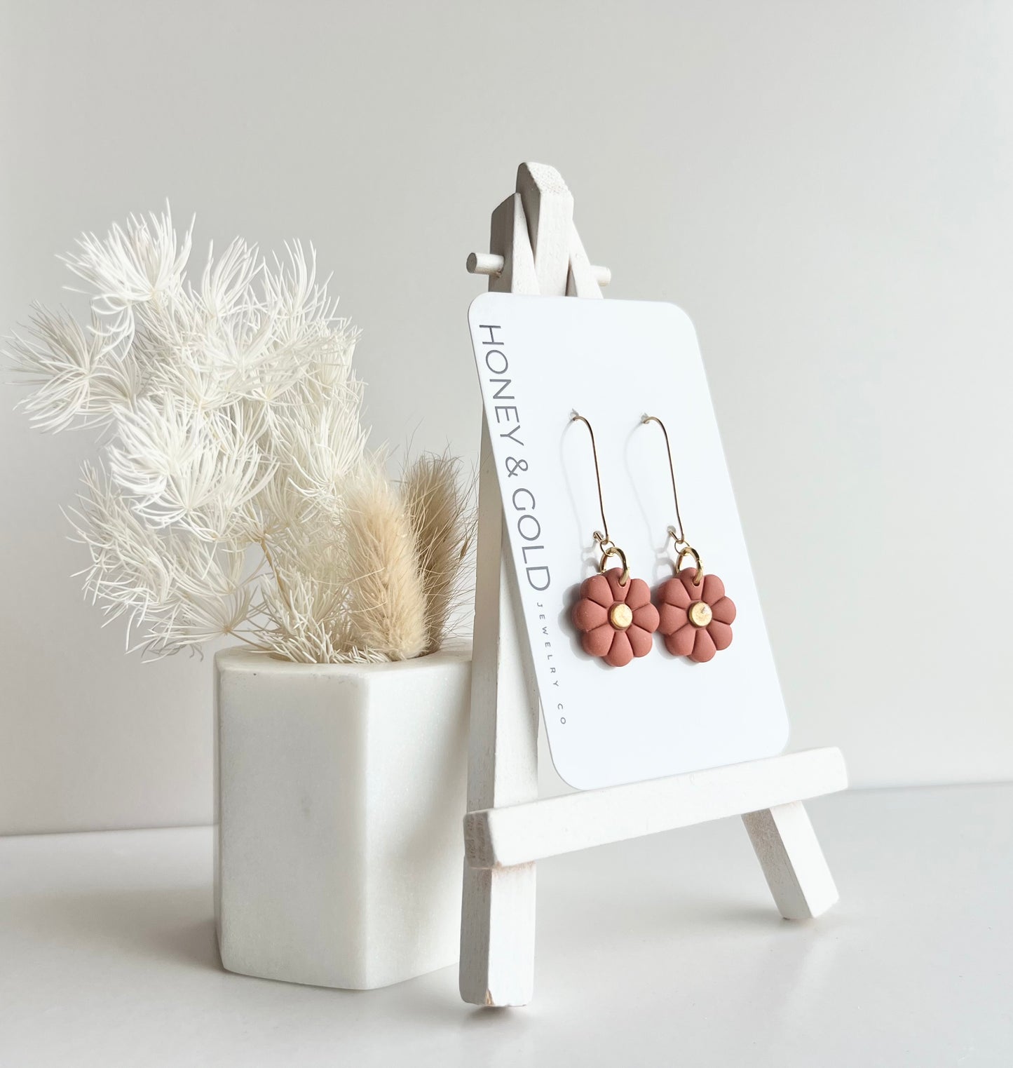 HOOKED ON BLOOMS